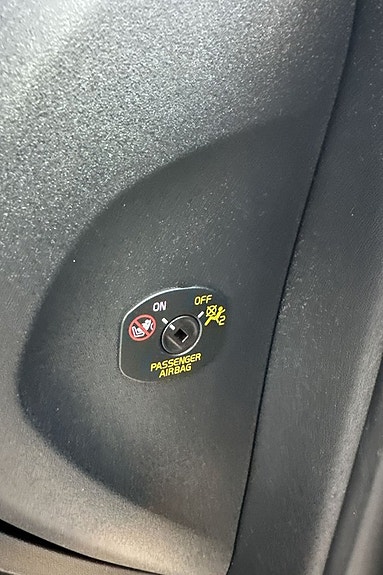 Volvo V40 13 of 28