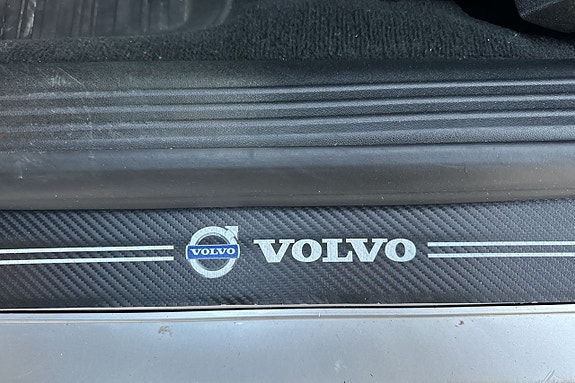 Volvo V40 19 of 28