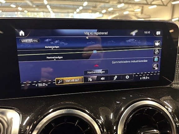 Mercedes-Benz GLB200 d 9 of 12