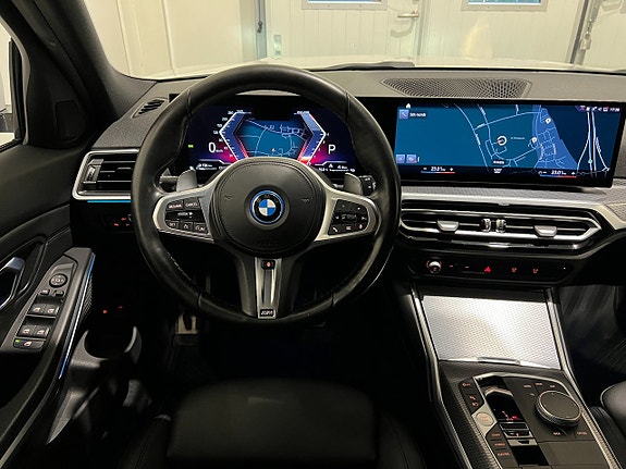 BMW 330e 16 of 27