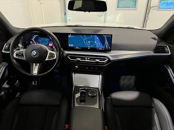 BMW 330e 15 of 27