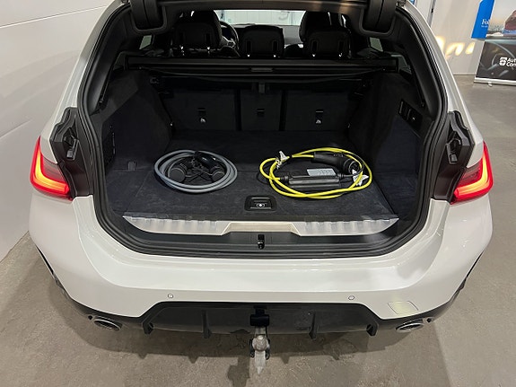BMW 330e 10 of 27