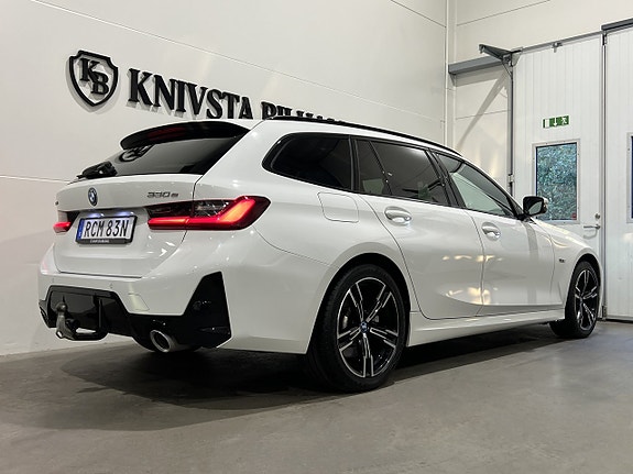 BMW 330e 25 of 27