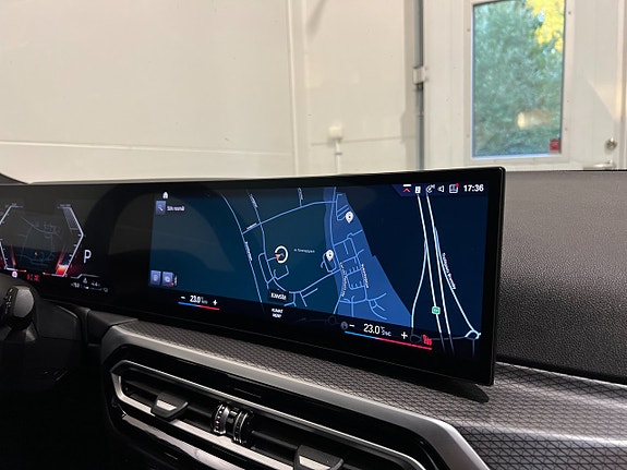 BMW 330e 20 of 27