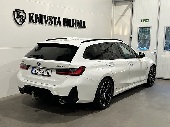 BMW 330e 4 of 27