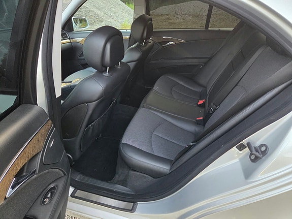 Mercedes-Benz E200 9 of 15