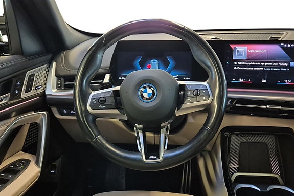 BMW iX1 9 of 18