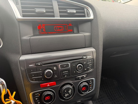 Citroen C4 14 of 16