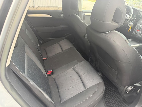 Citroen C4 11 of 16