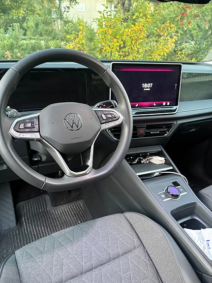 Volkswagen Tiguan 5 of 5