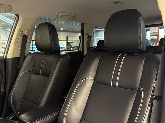 Mitsubishi Outlander 18 of 30