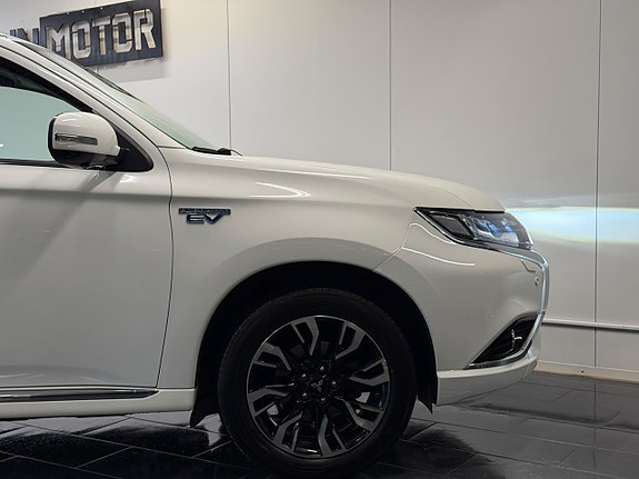 Mitsubishi Outlander 12 of 30