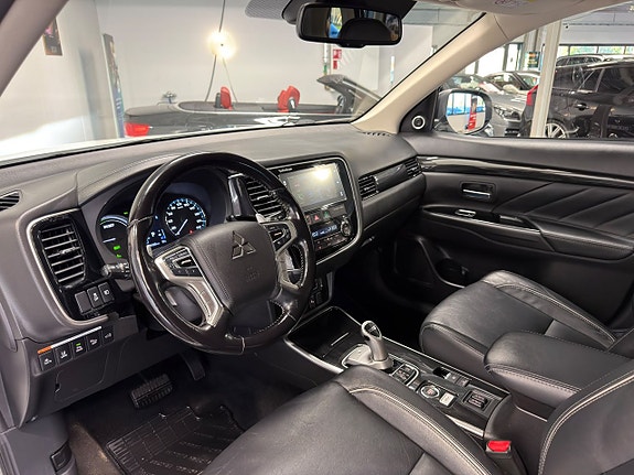 Mitsubishi Outlander 13 of 30