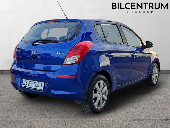 Hyundai i20 3 of 8