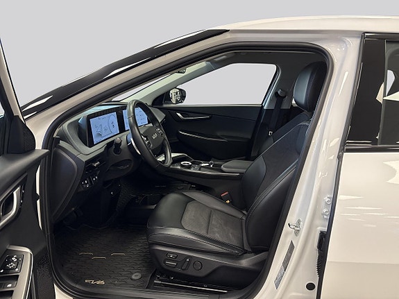 Kia EV6 8 of 14