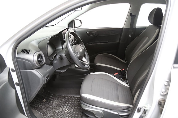Hyundai i10 10 of 24
