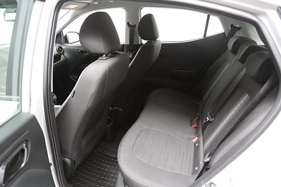Hyundai i10 23 of 24
