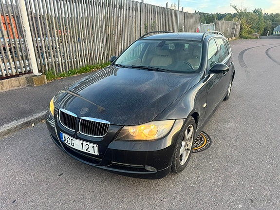 BMW 325i 2 of 5