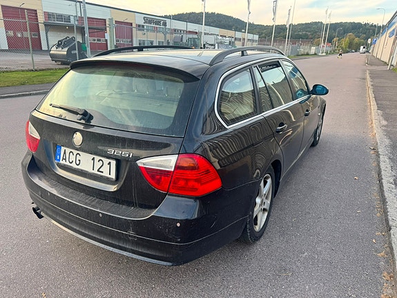 BMW 325i 3 of 5