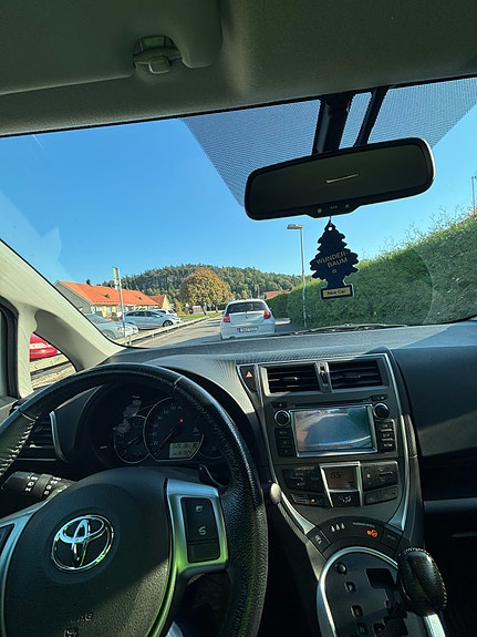 Toyota Verso-S 4 of 5