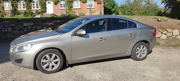 Volvo S60 5 of 8