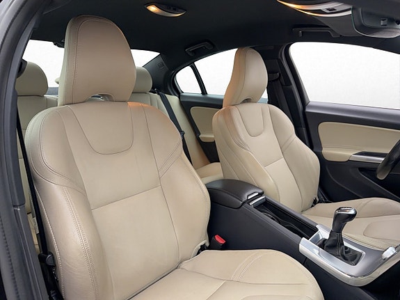 Volvo S60 21 of 27