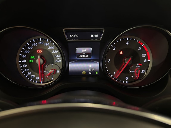 Mercedes-Benz CLA220 15 of 24