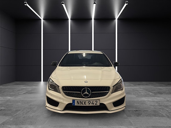 Mercedes-Benz CLA220 2 of 24
