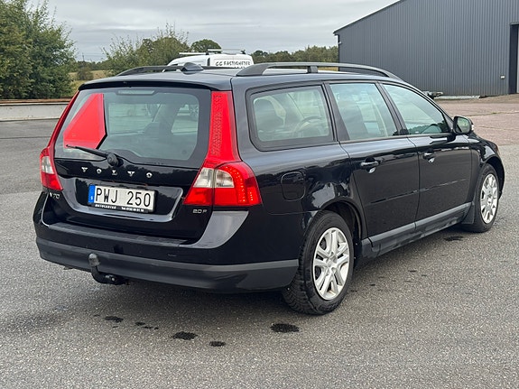 Volvo V70 3 of 8