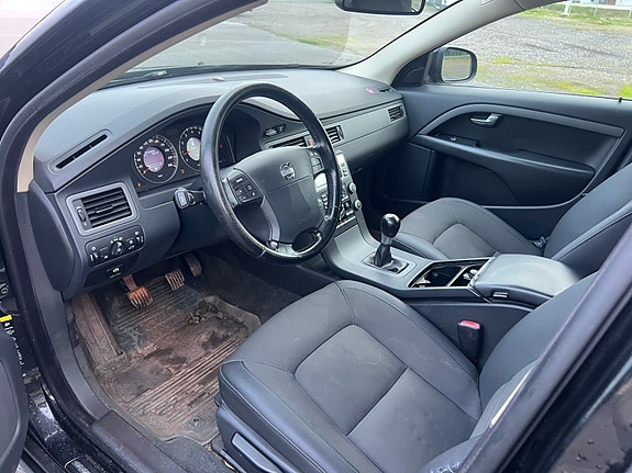Volvo V70 8 of 8
