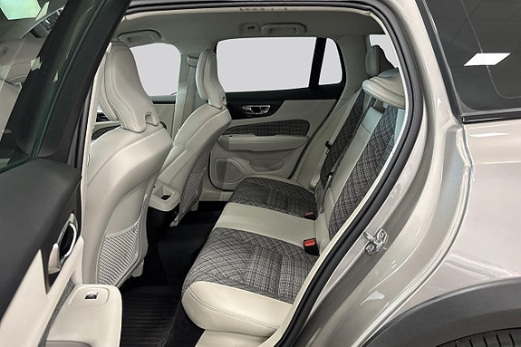 Volvo V60 Cross Country 9 of 22