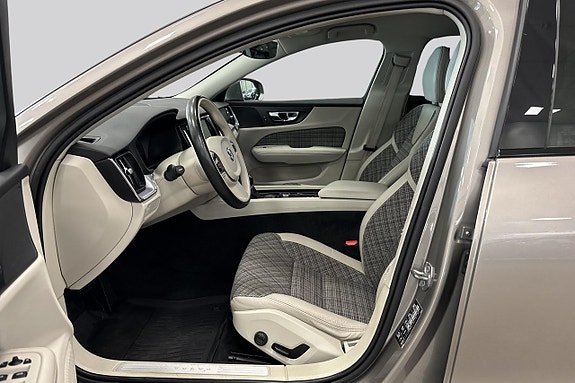 Volvo V60 Cross Country 8 of 22
