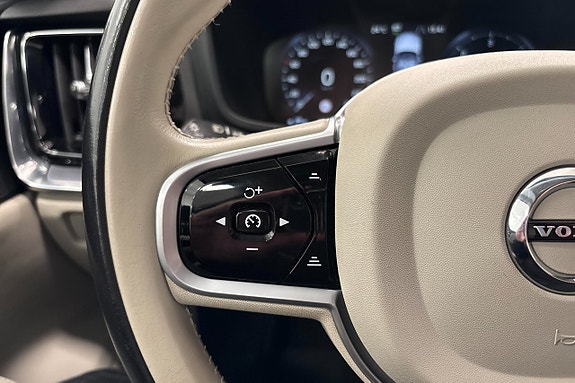 Volvo V60 Cross Country 11 of 22