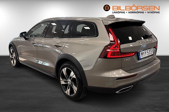 Volvo V60 Cross Country 6 of 22