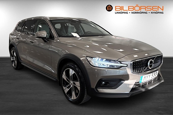 Volvo V60 Cross Country 3 of 22