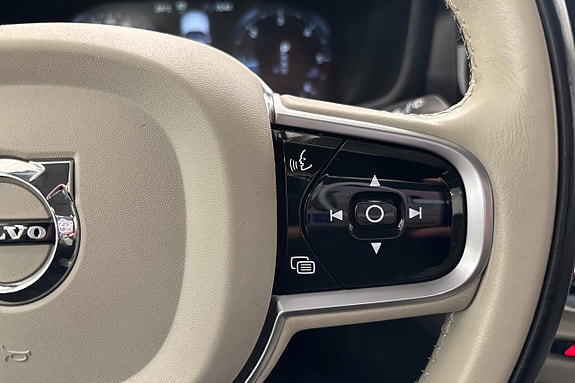 Volvo V60 Cross Country 12 of 22