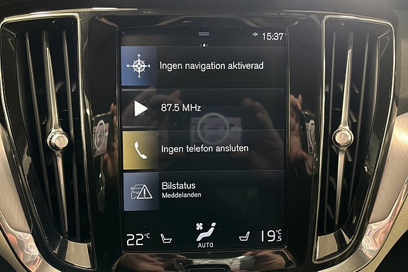 Volvo V60 Cross Country 14 of 22
