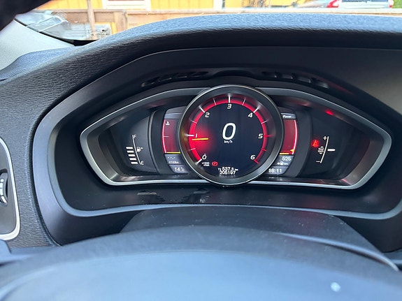 Volvo V40 6 of 8