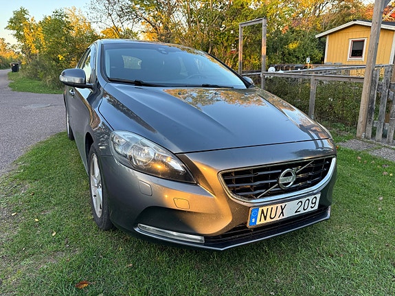 Volvo V40 3 of 8