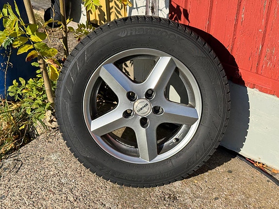 Volvo V40 8 of 8