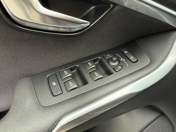 Volvo V40 Cross Country 22 of 22