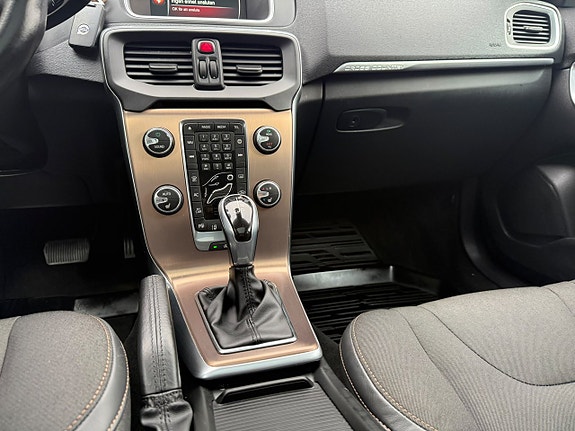Volvo V40 Cross Country 16 of 22
