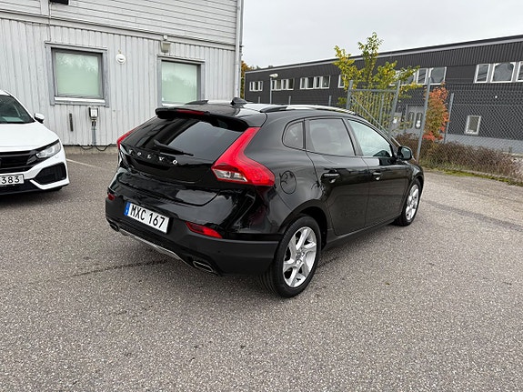 Volvo V40 Cross Country 5 of 22