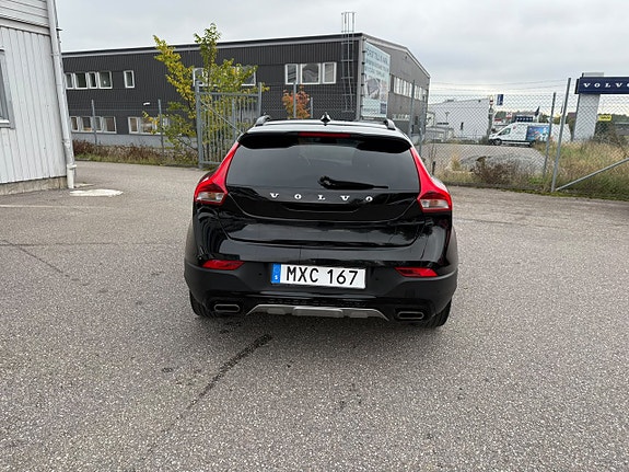 Volvo V40 Cross Country 4 of 22