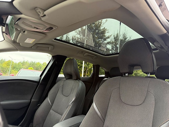 Volvo V40 Cross Country 9 of 22