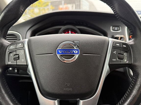 Volvo V40 Cross Country 19 of 22