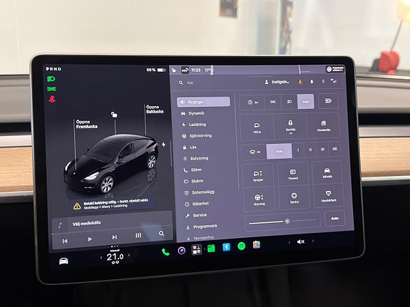 Tesla Model Y 25 of 30