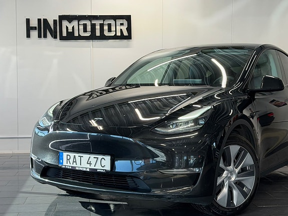 Tesla Model Y 2 of 30