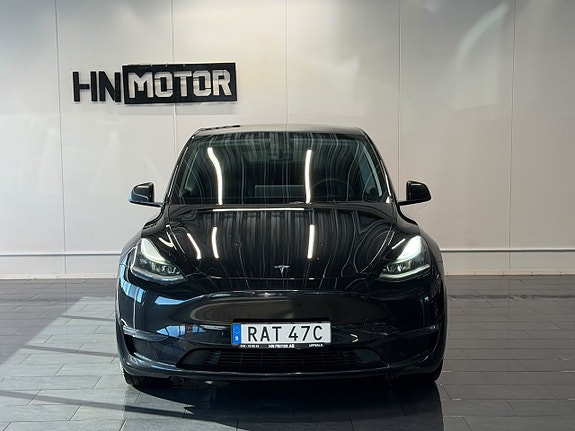 Tesla Model Y 4 of 30