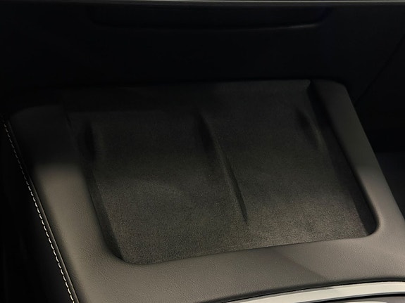 Tesla Model Y 23 of 30